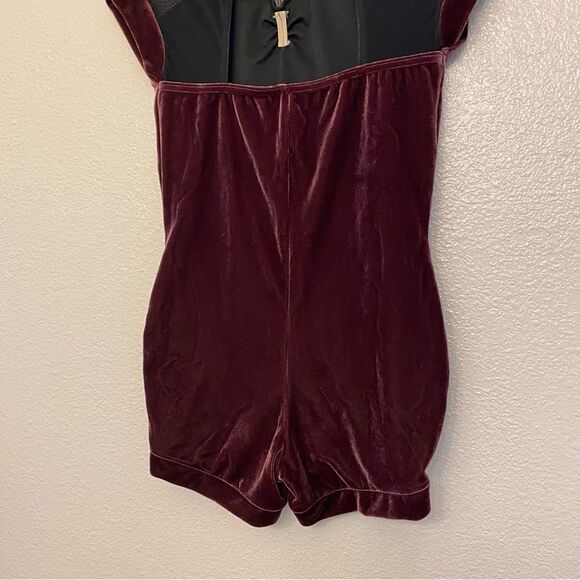 WEISSMAN Dance costume burgundy velvet mesh Unsteady
12512 unitard LC child - Picture 4 of 12